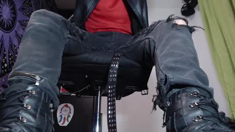 DICAPRIO online show from December 19, 1:07 am