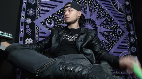 DICAPRIO online show from February 6, 6:56 pm