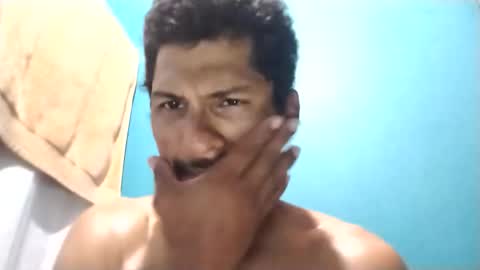 Snapshot of dick774369 chatting on April 18, 1:09 am dick774369 online show from April 18, 1:09 am