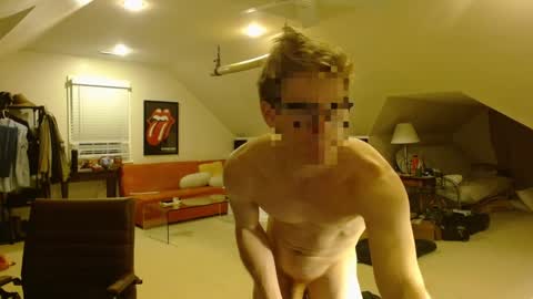 Snapshot of dick_doug_42092 chatting on December 17, 9:50 am dick dug online show from December 17, 9:50 am