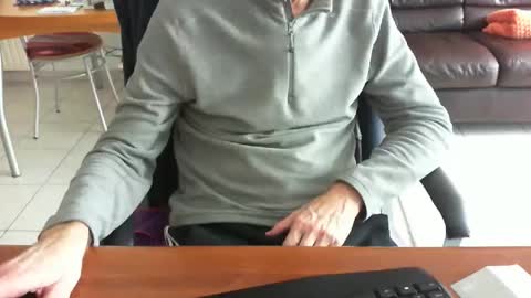 didonc from france..... online show from February 16, 9:49 am