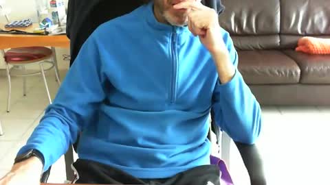 didonc from france..... online show from March 31, 8:15 am