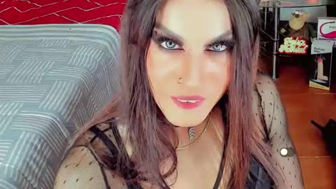 Snapshot of difiortiffany chatting on December 31, 2:51 am difiortiffany online show from December 31, 2:51 am