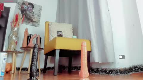 Snapshot of difiortiffany chatting on May 18, 4:07 am difiortiffany online show from May 18, 4:07 am