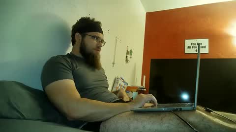 Snapshot of dikdowndaddy chatting on December 2, 8:52 am Daddy online show from December 2, 8:52 am