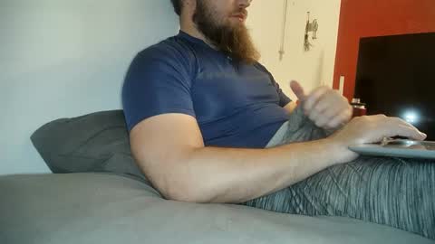 Snapshot of dikdowndaddy chatting on December 9, 5:40 am Daddy online show from December 9, 5:40 am