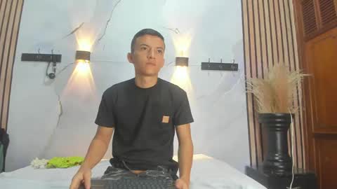 dilanandking online show from April 12, 1:16 pm