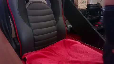 Snapshot of dimax75000 chatting on February 1, 9:32 am dimax75000 online show from February 1, 9:32 am