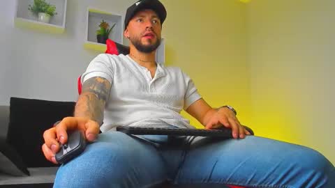 Snapshot of dimitri_master chatting on October 5, 4:49 pm Angel Dimitri online show from October 5, 4:49 pm