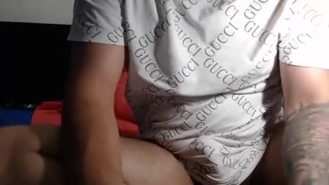 Snapshot of dimitribigdick18 chatting on December 15, 11:31 pm dimitribigdick18 online show from December 15, 11:31 pm