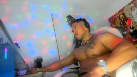 Snapshot of dimitry_muscle chatting on February 24, 2:30 am dimitry kyle mucle online show from February 24, 2:30 am