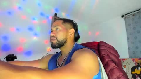 Snapshot of dimitry_muscle chatting on December 18, 12:17 am dimitry kyle mucle online show from December 18, 12:17 am