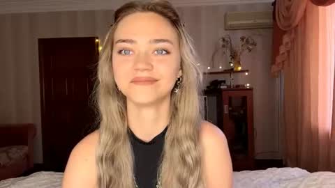 dimplemelchert online show from August 8, 7:54 am