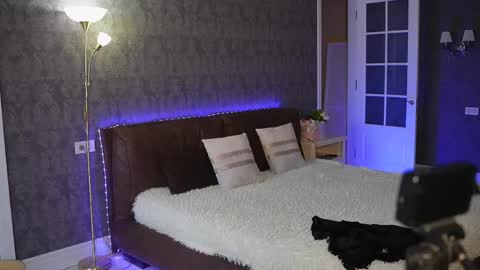 dinacandy online show from March 12, 8:42 am