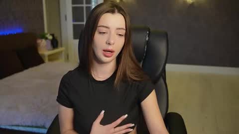 dinacandy online show from March 17, 8:17 am