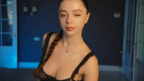 dinacandy online show from April 17, 7:00 am