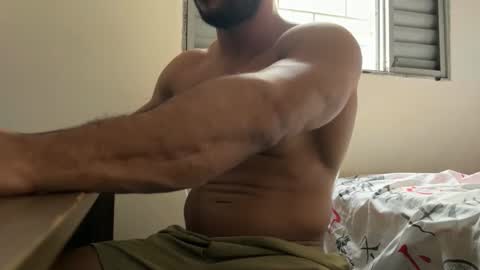 Snapshot of dinhoo14 chatting on September 16, 5:47 pm dinhoo14 online show from September 16, 5:47 pm