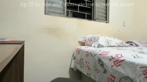 Snapshot of dinhoo14 chatting on November 4, 3:27 am dinhoo14 online show from November 4, 3:27 am