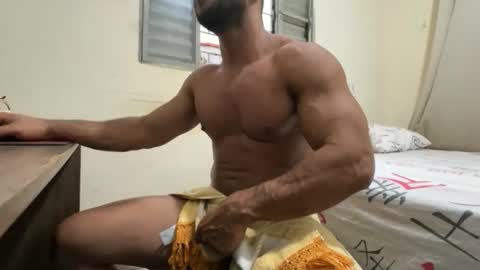 Snapshot of dinhoo14 chatting on December 2, 6:58 pm dinhoo14 online show from December 2, 6:58 pm