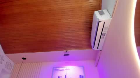 Snapshot of diosa_cristal chatting on May 27, 3:03 am Cristal online show from May 27, 3:03 am