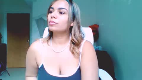 diosadeluniverso_ online show from December 3, 7:01 pm