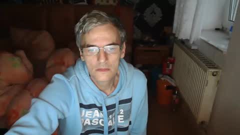 Snapshot of dirk6873 chatting on January 29, 6:33 am Adam Carla online show from January 29, 6:33 am