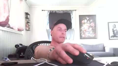 dirkdigglerofficial online show from May 29, 4:32 am