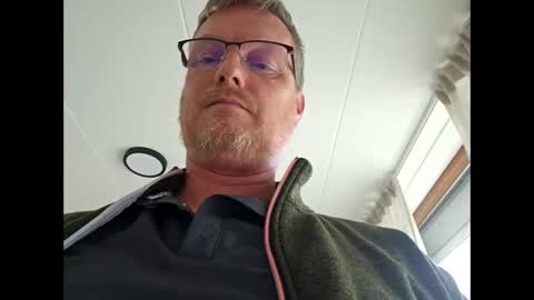 dirkkie1975 online show from April 17, 12:19 pm