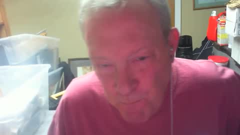 DirtkPitt Fun guy working online show from December 4, 4:10 am