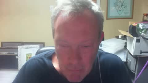 DirtkPitt Fun guy working online show from December 22, 6:17 am