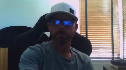 dirtrider15 online show from October 29, 7:37 pm