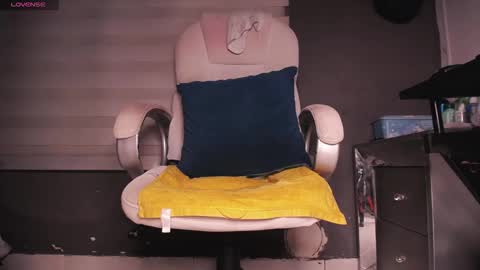 Snapshot of dirty_27cms chatting on October 31, 11:44 am dirty_27cms online show from October 31, 11:44 am