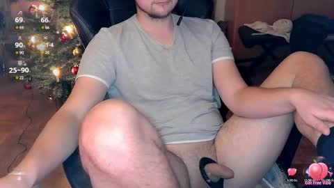 Snapshot of dirty_fun_boy chatting on December 19, 4:24 pm dirty_fun_boy online show from December 19, 4:24 pm