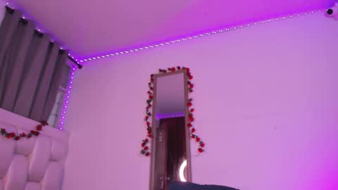 Samantha  online show from February 10, 7:07 pm