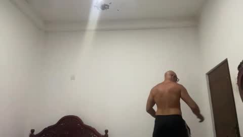 Snapshot of dirtydanlondon chatting on March 1, 1:24 pm Dirtydanlondon online show from March 1, 1:24 pm