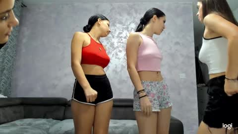 Snapshot of dirtygirls99 chatting on October 18, 12:57 am Gyna    Josie    online show from October 18, 12:57 am