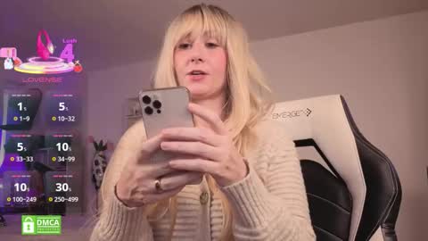 Susie   online show from November 3, 8:10 pm