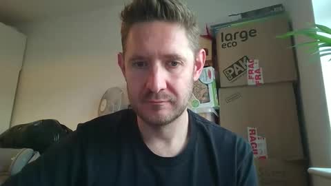 Snapshot of dirtylondon729 chatting on June 8, 12:38 pm Exhibitionist Ben online show from June 8, 12:38 pm