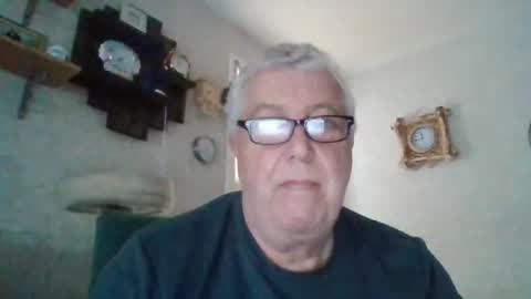 Snapshot of dirtyoldscot1960 chatting on May 1, 10:42 am Fergus online show from May 1, 10:42 am