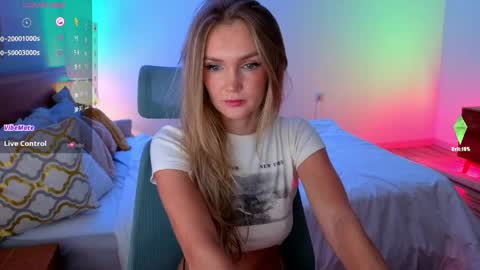 Snapshot of disney__princess chatting on June 8, 11:21 am JASMINE online show from June 8, 11:21 am
