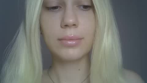 DitaMilton online show from April 3, 11:08 am