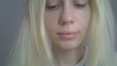 Snapshot of ditamilton chatting on April 22, 8:39 am DitaMilton online show from April 22, 8:39 am