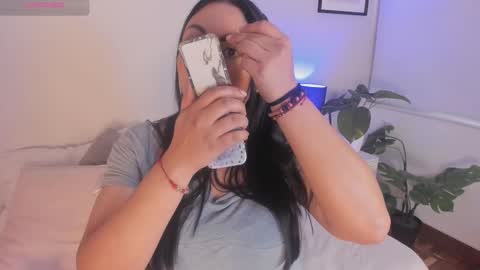 Snapshot of diva_curvi chatting on December 16, 12:32 pm Lizz online show from December 16, 12:32 pm