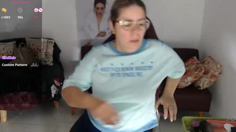 Snapshot of diva_milf chatting on November 17, 4:13 pm Diva online show from November 17, 4:13 pm