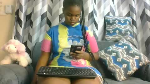 Snapshot of diva_queen495161 chatting on March 7, 12:01 pm diva_queen495161 online show from March 7, 12:01 pm