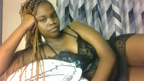 Snapshot of diva_queen495161 chatting on March 12, 8:51 am diva_queen495161 online show from March 12, 8:51 am