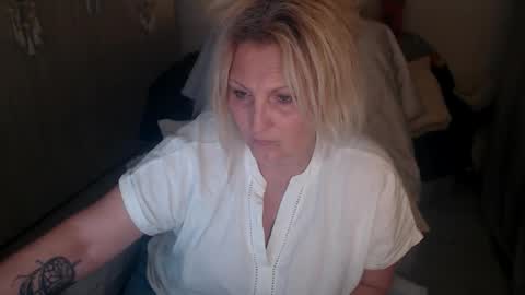 Alexxa online show from April 15, 7:43 pm