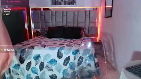 divinepearl online show from September 16, 9:05 pm