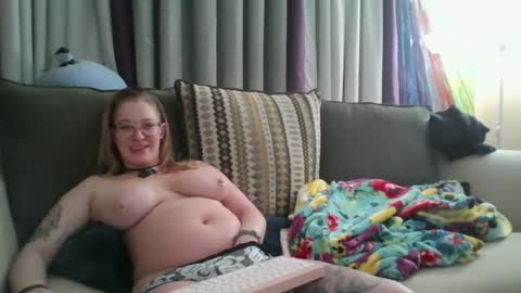 Snapshot of dixie_comanche chatting on December 22, 10:49 am dixie_comanche online show from December 22, 10:49 am