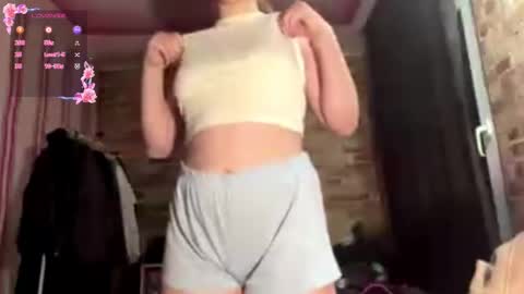 Snapshot of dixiehein chatting on October 29, 2:19 pm Lily online show from October 29, 2:19 pm